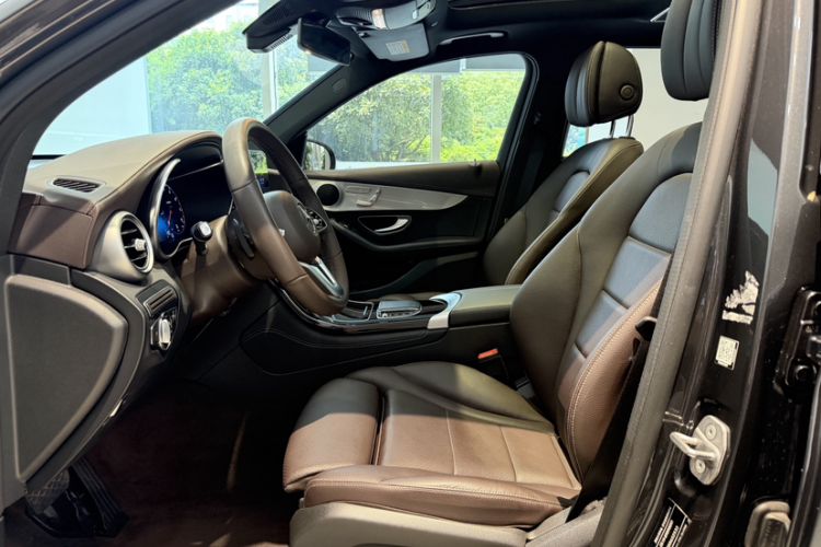 Used Mercedes-Benz GLC 2022 Refreshed GLC 260 L 4MATIC Dynamic Edition Left Front Seat