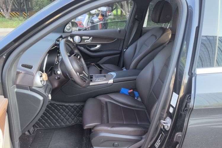 Used Mercedes-Benz GLC 2022 Second Facelift GLC 260 L 4MATIC Luxury Edition Left Front Seat
