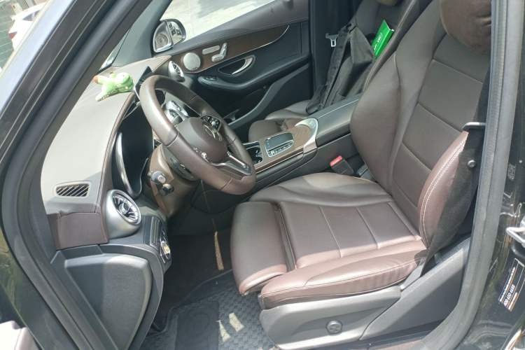 Used Mercedes-Benz GLC 2022 Refreshed GLC 300 L 4MATIC Dynamic Edition Prestige Version Left Front Seat