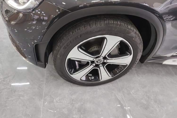 Used Mercedes-Benz GLC 2022 Refreshed GLC 300 L 4MATIC Dynamic Edition Prestige Version Left Front Wheel Hub