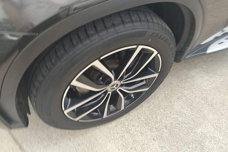 Used Mercedes-Benz GLC 2022 Refreshed GLC 300 L 4MATIC Dynamic Edition Left Front Wheel Hub