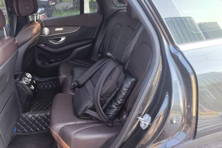 Used Mercedes-Benz GLC 2022 Second Facelift GLC 260 L 4MATIC Luxury Edition Left Rear Seat