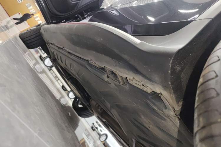Used Mercedes-Benz GLC 2022 Refreshed GLC 300 L 4MATIC Dynamic Edition Prestige Version Left Side Sill