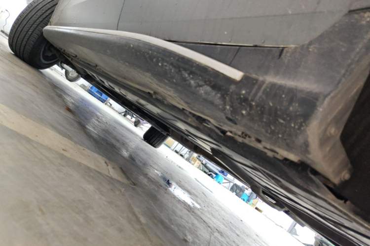 Used Mercedes-Benz GLC 2022 Second Facelift GLC 260 L 4MATIC Luxury Edition Left Side Sill