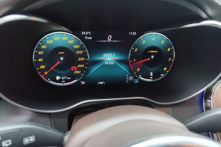 Used Mercedes-Benz GLC 2022 GLC 300 L 4MATIC Dynamic Model Odometer Close Up