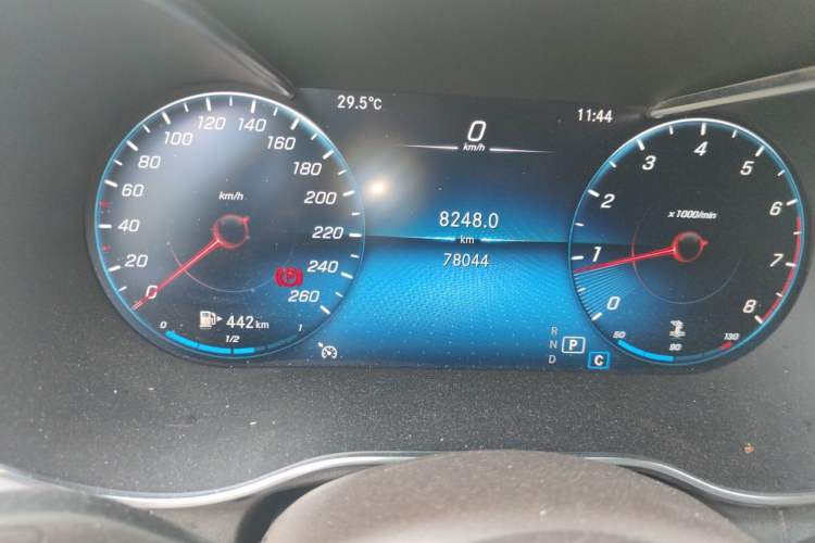 Used Mercedes-Benz GLC 2022 Refreshed GLC 260 L 4MATIC Dynamic Edition Odometer Close Up