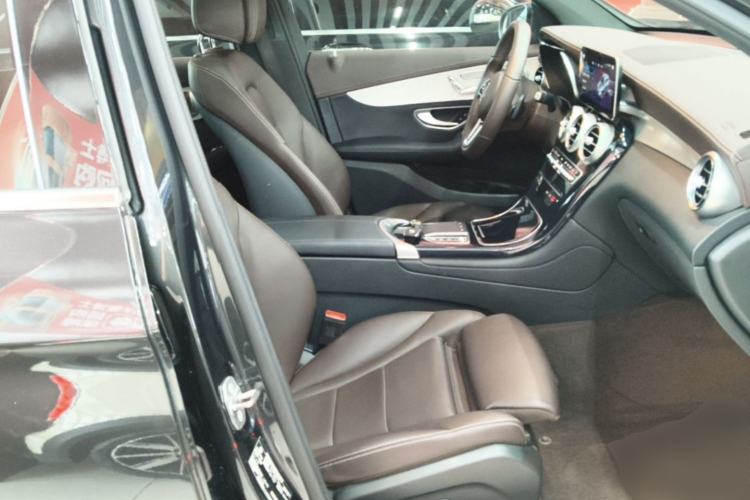 Used Mercedes-Benz GLC 2022 Facelifted GLC 260 L 4MATIC Dynamic Edition Right Front Seat