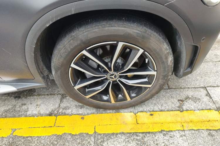 Used Mercedes-Benz GLC 2022 GLC 300 L 4MATIC Dynamic Model Right Front Wheel Hub