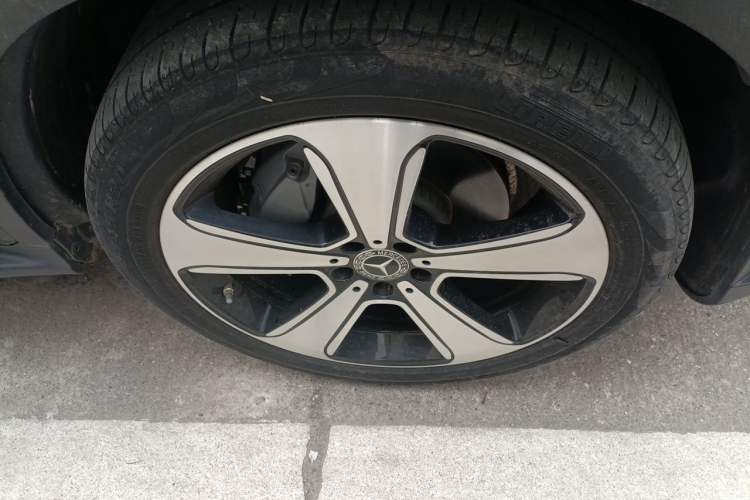 Used Mercedes-Benz GLC 2022 Refreshed GLC 300 L 4MATIC Dynamic Edition Prestige Version Right Front Wheel Hub