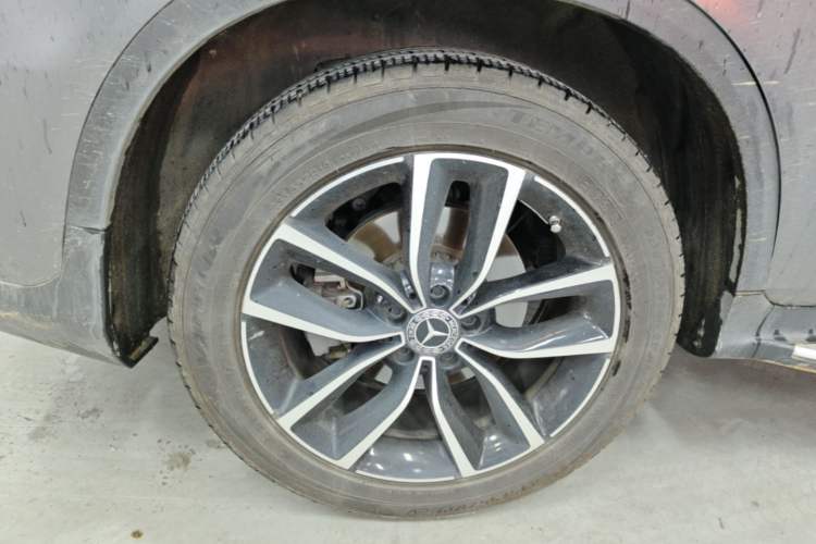 Used Mercedes-Benz GLC 2022 Second Facelift GLC 260 L 4MATIC Luxury Edition Right Rear Wheel Hub