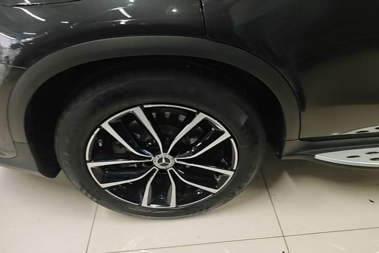 Used Mercedes-Benz GLC 2022 GLC 300 L 4MATIC Dynamic Model Right Rear Wheel Hub