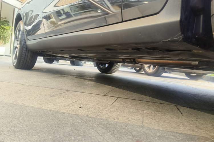 Used Mercedes-Benz GLC 2022 Refreshed GLC 260 L 4MATIC Dynamic Edition Right Side Sill