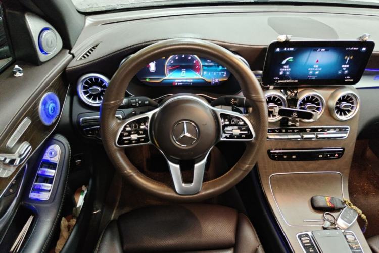 Used Mercedes-Benz GLC 2022 Second Facelift GLC 260 L 4MATIC Luxury Edition Steering Wheel