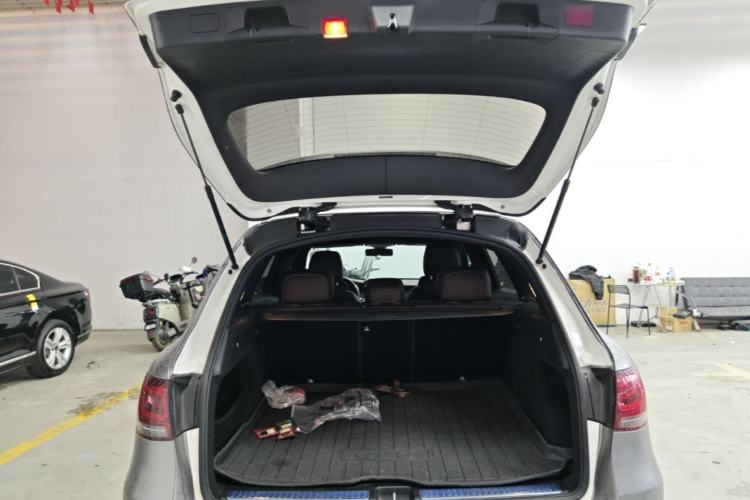 Used Mercedes-Benz GLC 2022 Second Facelift GLC 260 L 4MATIC Luxury Edition Trunk