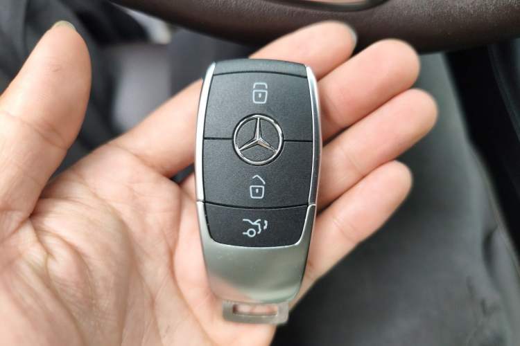 Used Mercedes-Benz GLC 2022 GLC 300 L 4MATIC Dynamic Model Vehicle Key