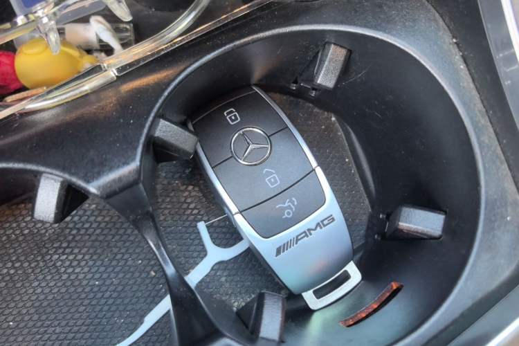 Used Mercedes-Benz GLC 2022 Second Facelift GLC 260 L 4MATIC Luxury Edition Vehicle Key