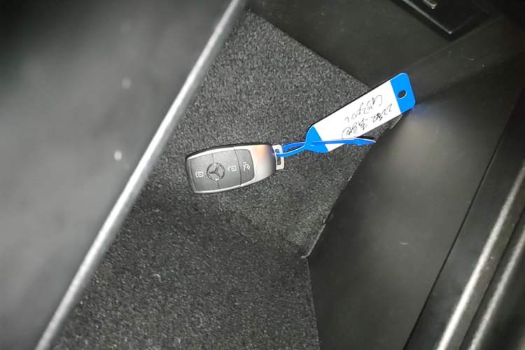 Used Mercedes-Benz GLC 2022 GLC 300 L 4MATIC Dynamic Model Vehicle Key