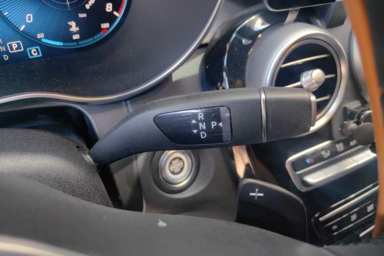 Used Mercedes-Benz GLC 2022 Refreshed GLC 260 L 4MATIC Dynamic Edition Gear Lever