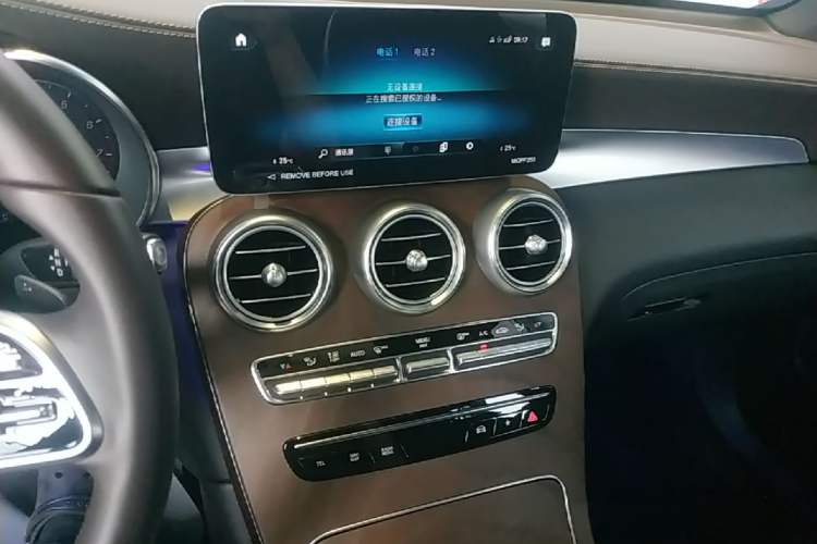 Used Mercedes-Benz GLC 2022 Refreshed GLC 300 L 4MATIC Dynamic Edition Prestige Version Audio And AC Panel