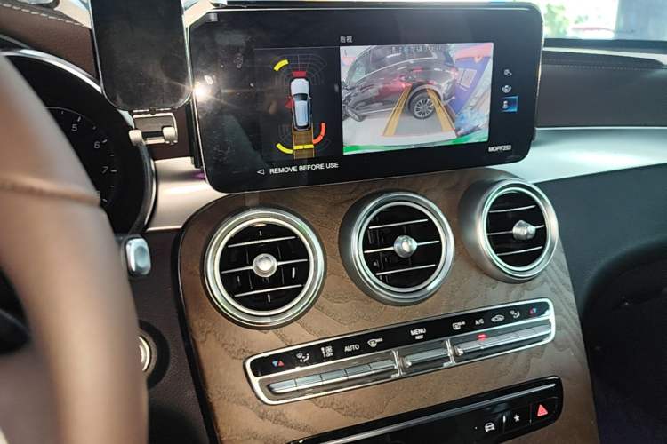 Used Mercedes-Benz GLC 2022 Refreshed GLC 300 L 4MATIC Dynamic Edition Prestige Version Audio And AC Panel