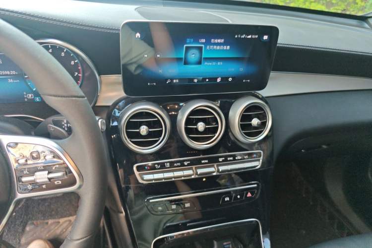 Used Mercedes-Benz GLC 2022 Facelifted GLC 260 L 4MATIC Dynamic Edition Audio And AC Panel