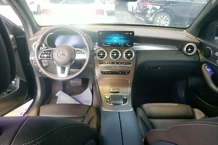 Used Mercedes-Benz GLC 2022 Refreshed GLC 300 L 4MATIC Dynamic Edition Prestige Version Center Console