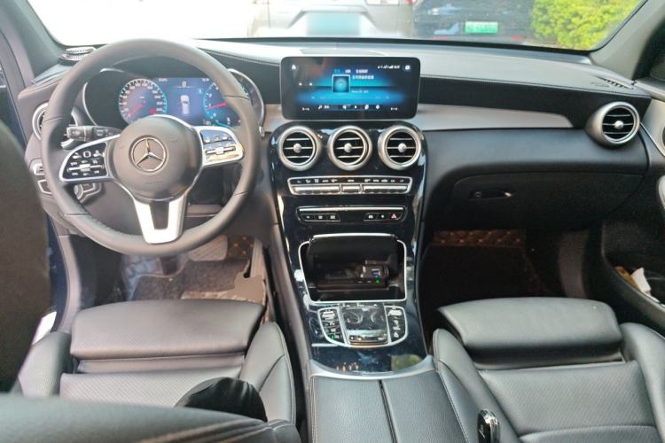 Used Mercedes-Benz GLC 2022 Facelifted GLC 260 L 4MATIC Dynamic Edition Center Console