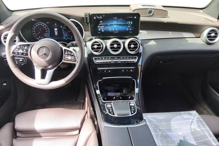 Used Mercedes-Benz GLC 2022 Facelifted GLC 260 L 4MATIC Dynamic Edition Center Console