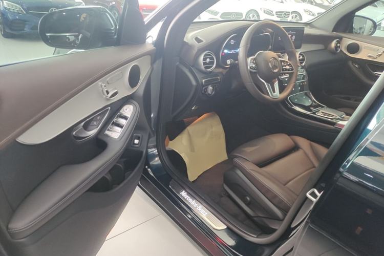Used Mercedes-Benz GLC 2022 Facelifted GLC 260 L 4MATIC Dynamic Edition Driver Seat