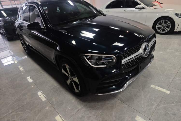 Used Mercedes-Benz GLC 2022 Refreshed GLC 260 L 4MATIC Dynamic Edition Front Right 45 Deg