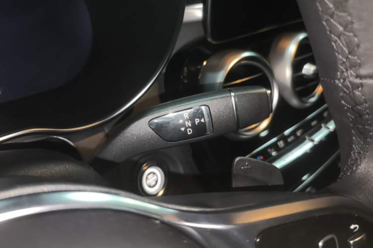 Used Mercedes-Benz GLC 2022 Facelifted GLC 260 L 4MATIC Dynamic Edition Gear Lever