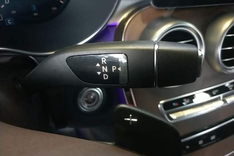 Used Mercedes-Benz GLC 2022 Refreshed GLC 300 L 4MATIC Dynamic Edition Prestige Version Gear Lever