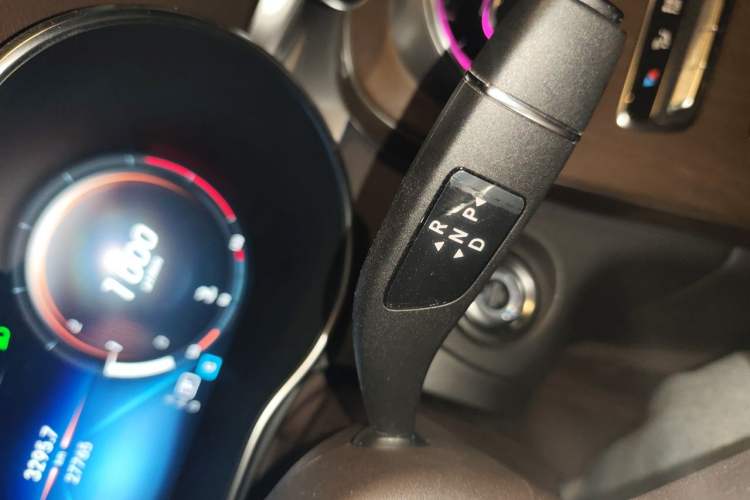 Used Mercedes-Benz GLC 2022 Refreshed GLC 300 L 4MATIC Dynamic Edition Prestige Version Gear Lever