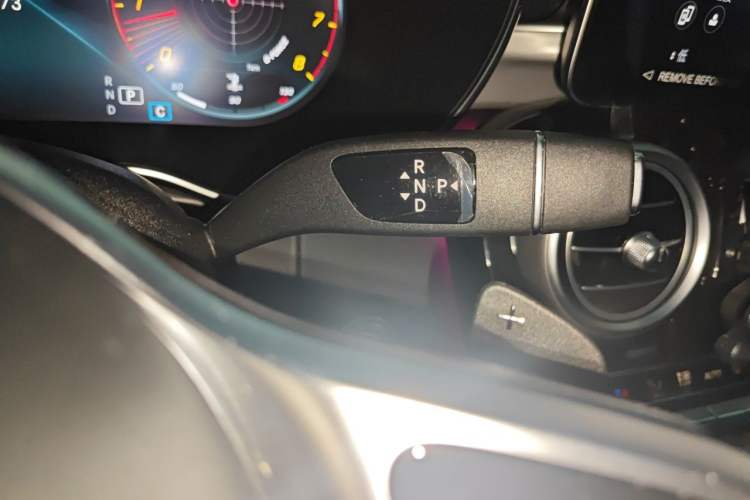 Used Mercedes-Benz GLC 2022 Refreshed GLC 260 L 4MATIC Dynamic Edition Gear Lever