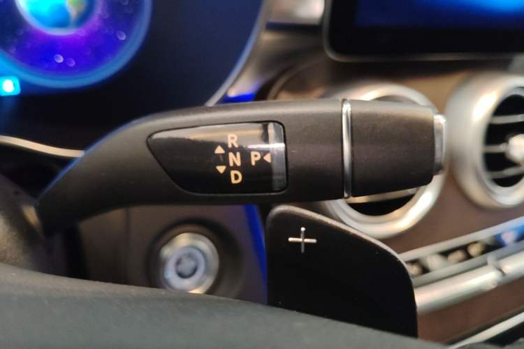 Used Mercedes-Benz GLC 2022 Refreshed GLC 300 L 4MATIC Dynamic Edition Gear Lever