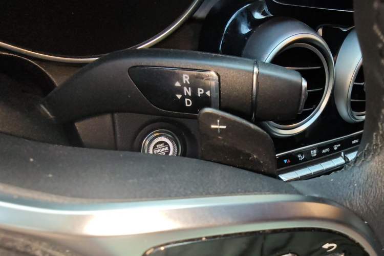 Used Mercedes-Benz GLC 2022 Facelifted GLC 260 L 4MATIC Dynamic Edition Gear Lever