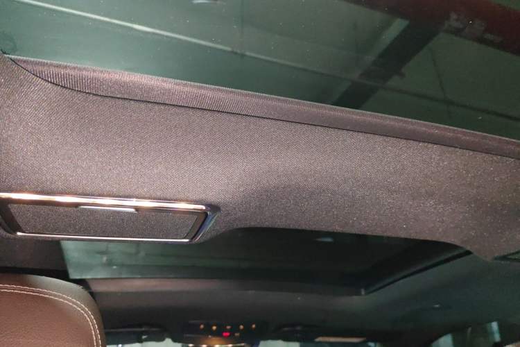 Used Mercedes-Benz GLC 2022 Refreshed GLC 300 L 4MATIC Dynamic Edition Prestige Version Headliner