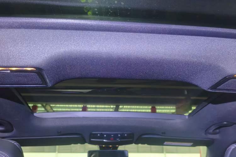 Used Mercedes-Benz GLC 2022 Facelifted GLC 260 L 4MATIC Dynamic Edition Headliner
