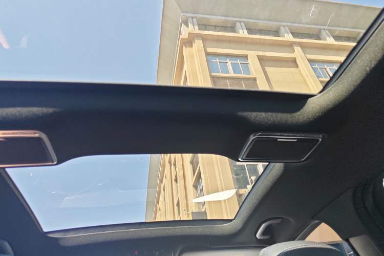 Used Mercedes-Benz GLC 2022 Refreshed GLC 300 L 4MATIC Dynamic Edition Prestige Version Headliner