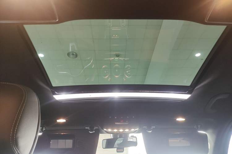 Used Mercedes-Benz GLC 2022 Facelifted GLC 260 L 4MATIC Dynamic Edition Headliner