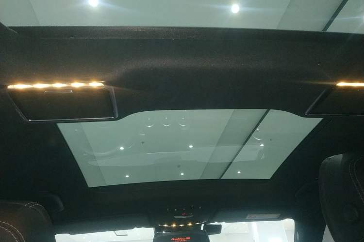 Used Mercedes-Benz GLC 2022 Refreshed GLC 300 L 4MATIC Dynamic Edition Headliner