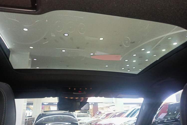 Used Mercedes-Benz GLC 2022 Refreshed GLC 300 L 4MATIC Dynamic Edition Headliner