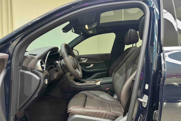 Used Mercedes-Benz GLC 2022 Second Facelift GLC 260 L 4MATIC Luxury Edition Interior 1