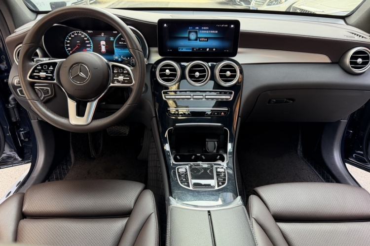 Used Mercedes-Benz GLC 2022 Facelifted GLC 260 L 4MATIC Dynamic Edition Interior 11