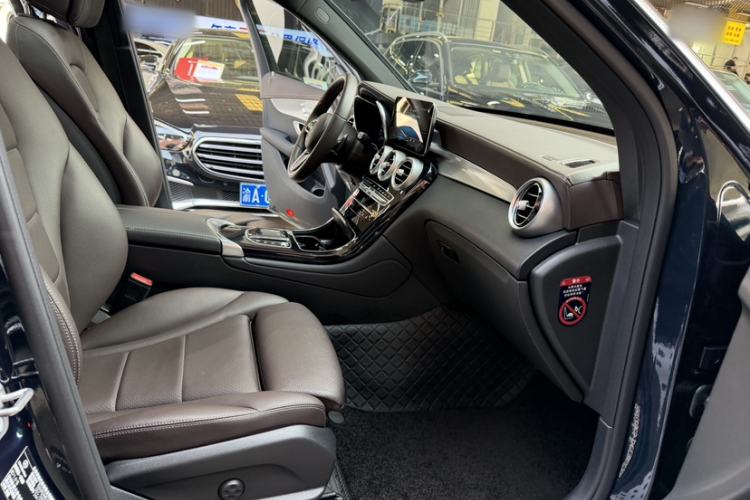 Used Mercedes-Benz GLC 2022 Facelifted GLC 260 L 4MATIC Dynamic Edition Interior 6