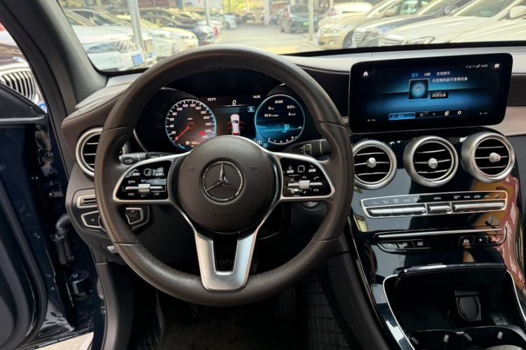 Used Mercedes-Benz GLC 2022 Facelifted GLC 260 L 4MATIC Dynamic Edition Interior 9