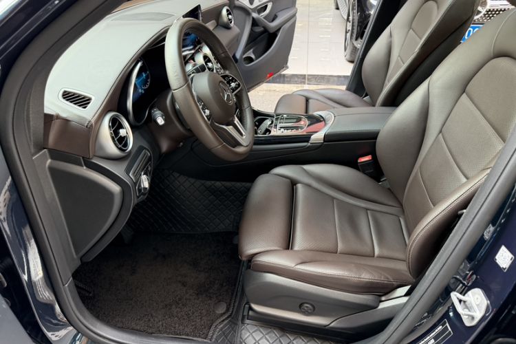 Used Mercedes-Benz GLC 2022 Facelifted GLC 260 L 4MATIC Dynamic Edition Left Front Seat
