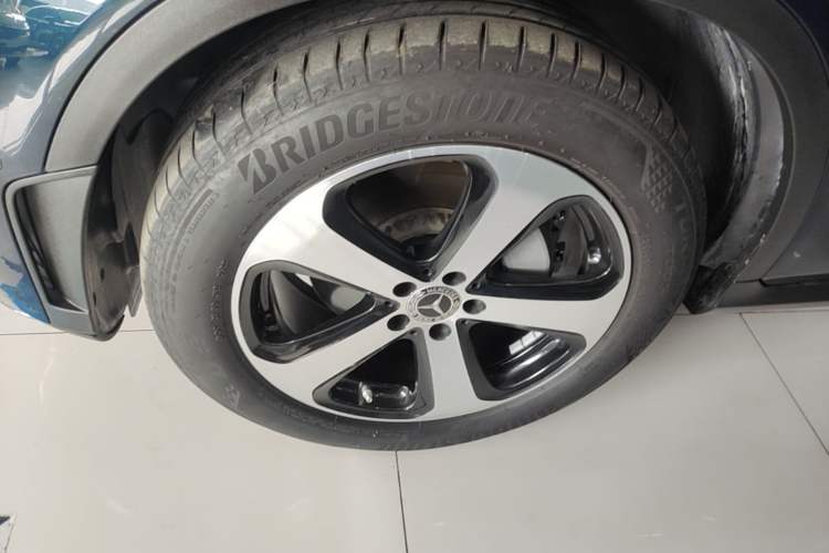 Used Mercedes-Benz GLC 2022 Facelifted GLC 260 L 4MATIC Dynamic Edition Left Front Wheel Hub