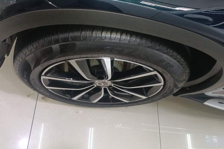 Used Mercedes-Benz GLC 2022 Refreshed GLC 300 L 4MATIC Dynamic Edition Left Front Wheel Hub