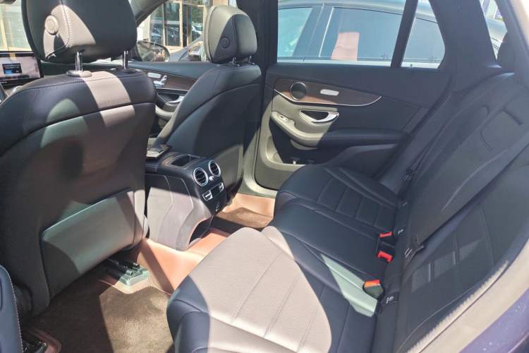 Used Mercedes-Benz GLC 2022 Refreshed GLC 300 L 4MATIC Dynamic Edition Prestige Version Left Rear Seat